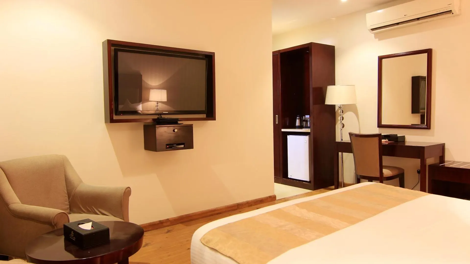 Aliah Towlan Palace Riyadh